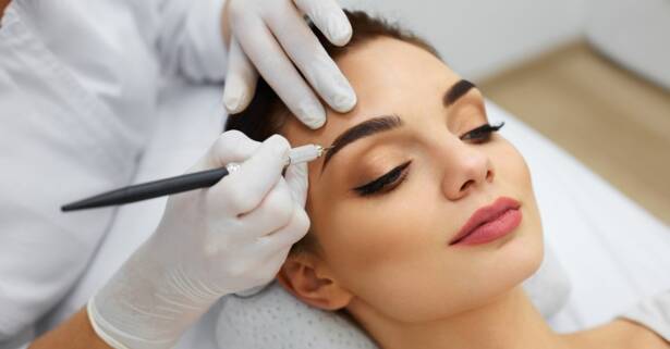 Microblading de cejas con técnica pelo a pelo en Estética 360