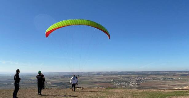 Curso para volar en parapente para una persona en Íkaro Parapente