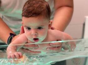 Spa para bebés con sesión de hidroterapia y masaje en Baby Burbujas