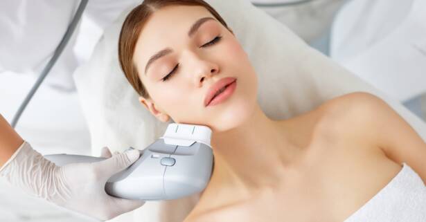 Limpieza facial con radiofrecuencia y peeling en Centro Médico Meynde